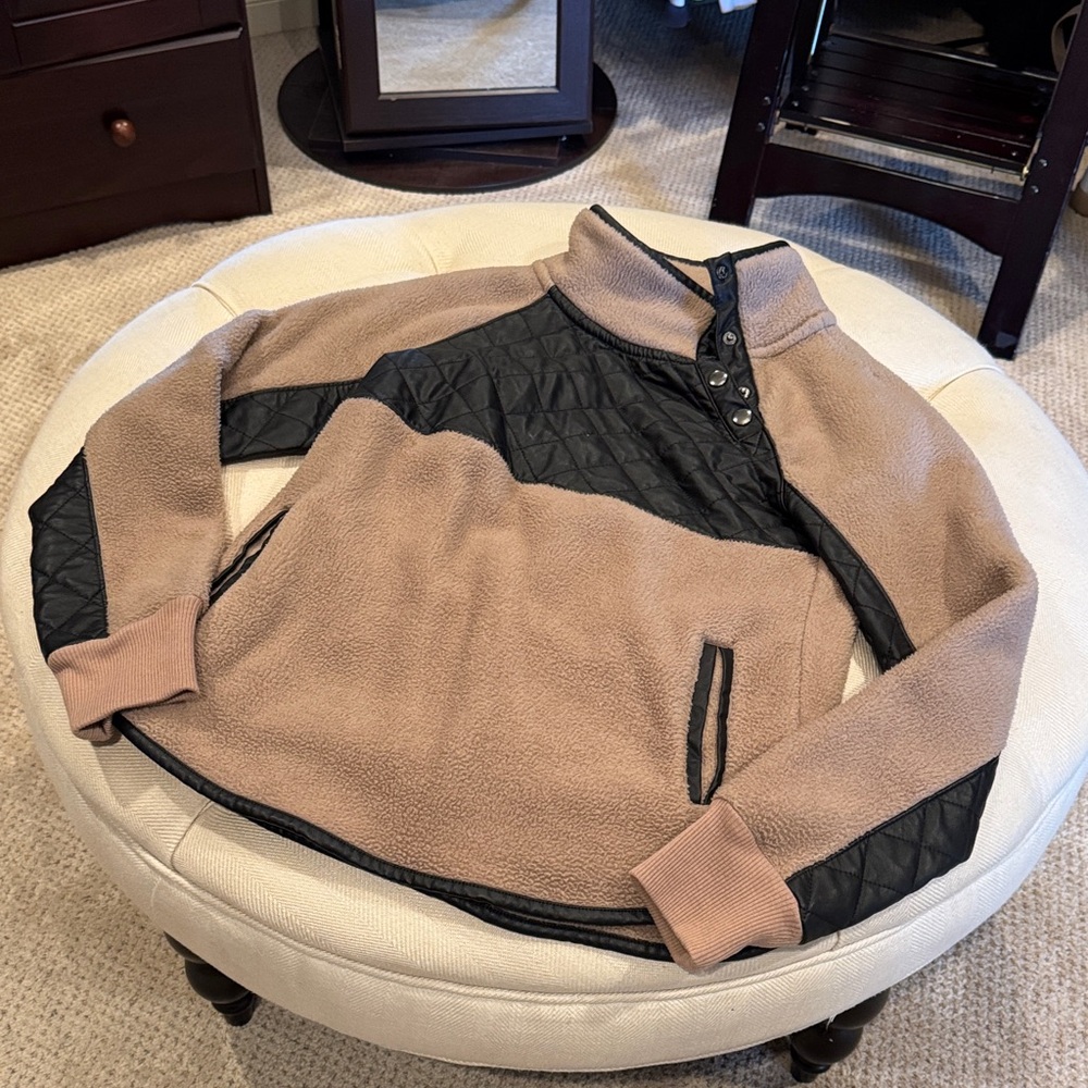 Abercrombie & Fitch Tan and Black Fleece Pullover
